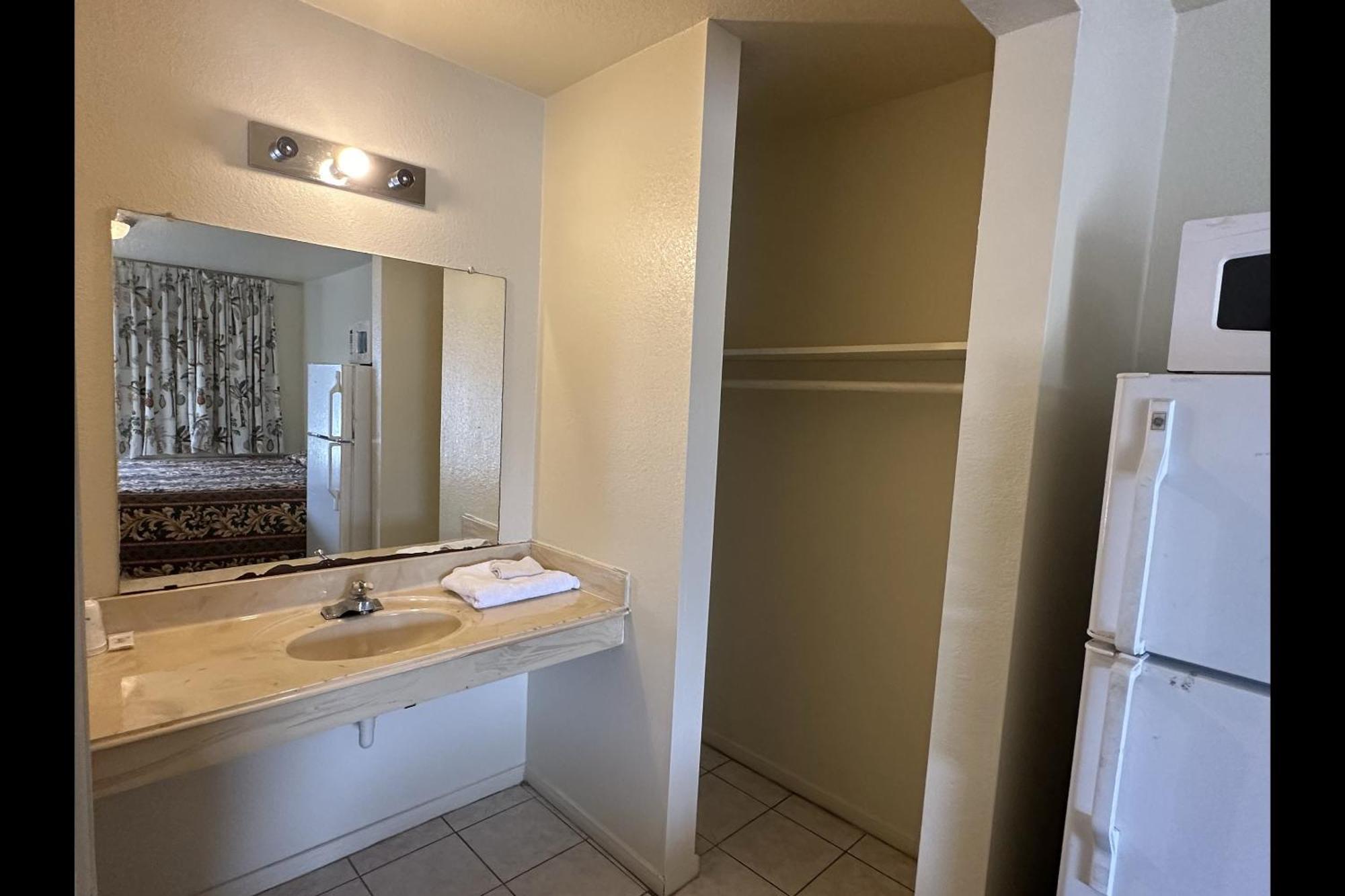 Travel Inn By Oyo La Marque Texas City I-45 Екстериор снимка
